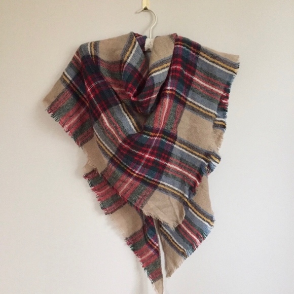 Large plaid scarf - Picture 3 of 4
